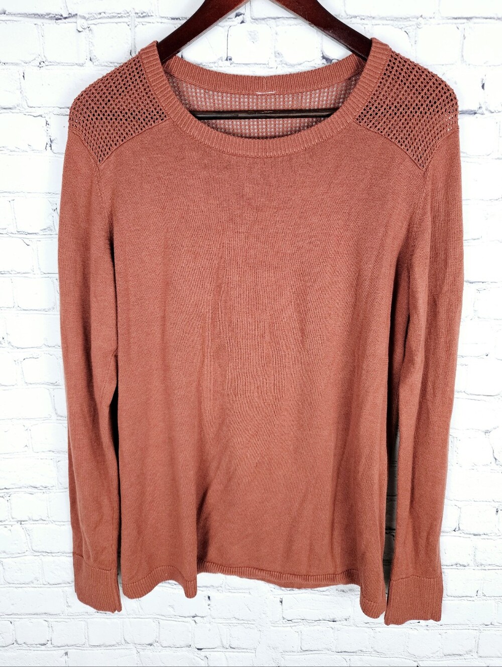 LULULEMON | Back To Balance long sleeve peekaboo back lightweight sweater
